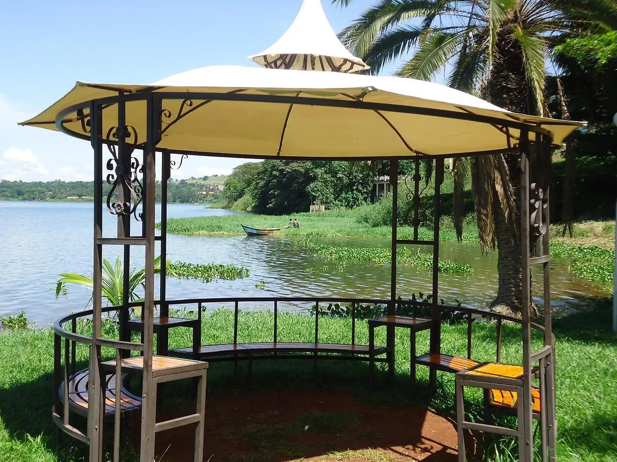 Brisk Hotel Triangle Njeru